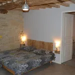 Holiday home Ma Maison De Famille, Grange Du 18e Siecle, Jardin Colombiers-sur-Seulles