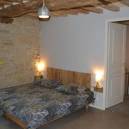 Casa de Férias Ma Maison De Famille, Grange Du 18e Siecle, Jardin Colombiers-sur-Seulles