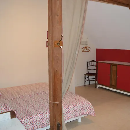Casa de Férias Ma Maison De Famille, Grange Du 18e Siecle, Jardin