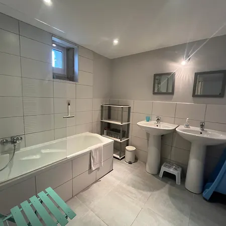 Ma Maison De Famille, Grange Du 18e Siecle, Jardin Дом отдыха