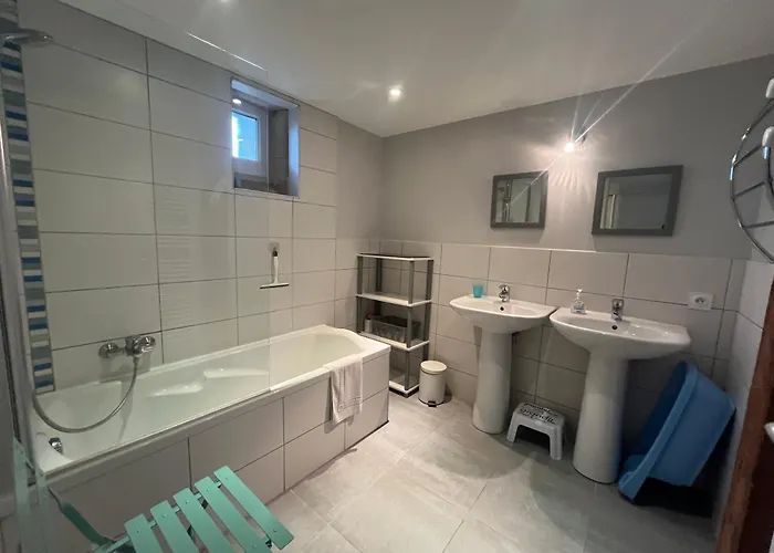 Ma Maison De Famille, Grange Du 18e Siecle, Jardin Дом отдыха